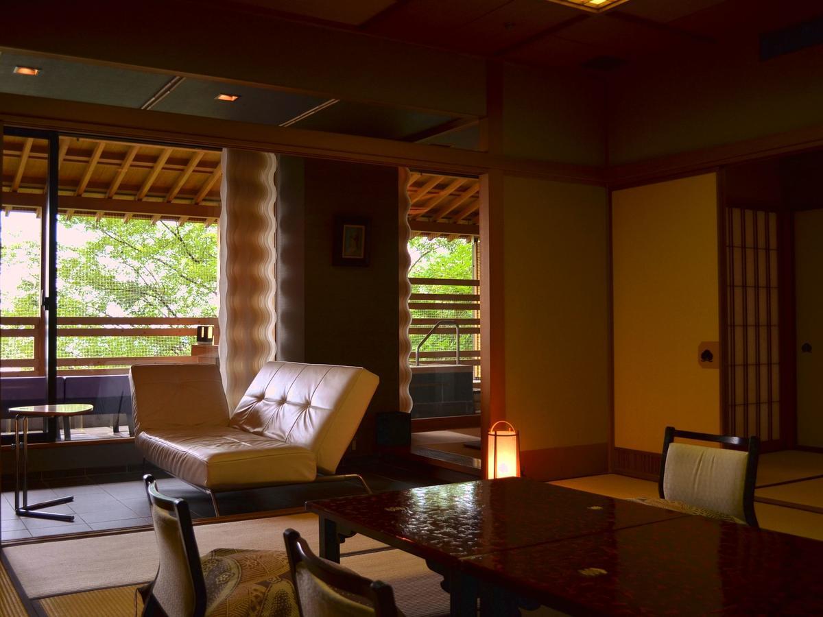 Yamashiro Onsen Midori No Yado Bansyoukaku Hotel คากะ ภายนอก รูปภาพ
