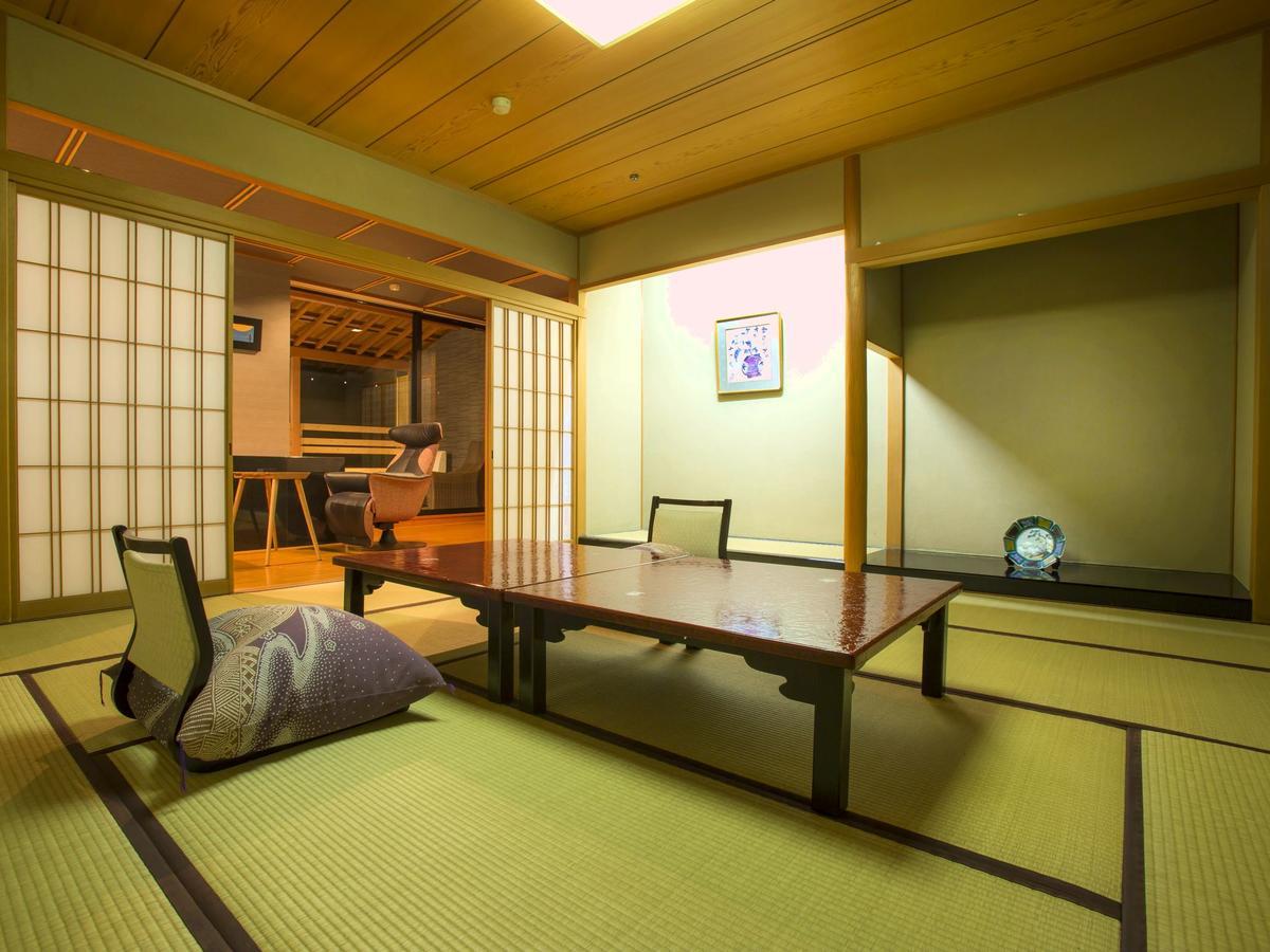 Yamashiro Onsen Midori No Yado Bansyoukaku Hotel คากะ ภายนอก รูปภาพ