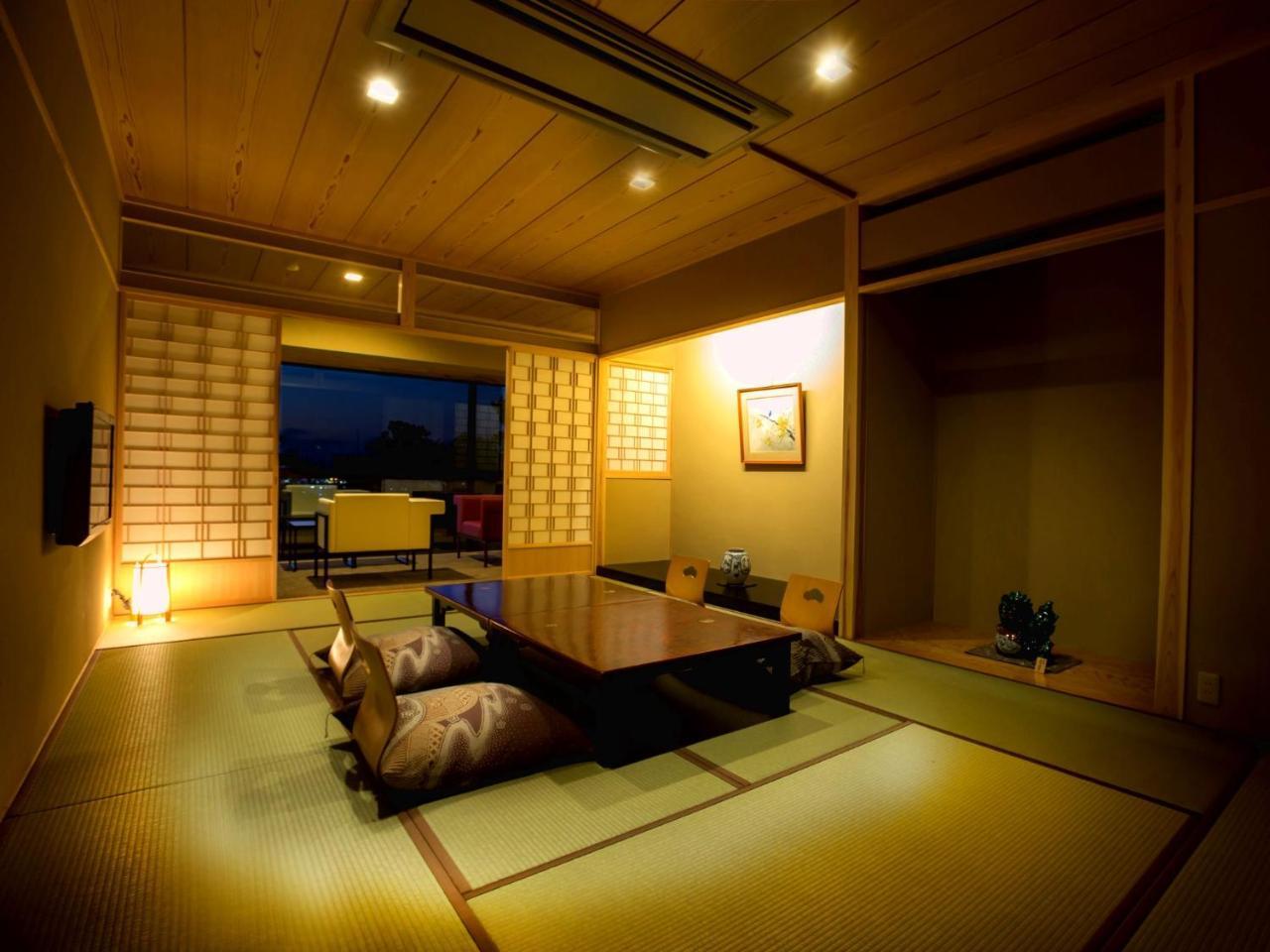 Yamashiro Onsen Midori No Yado Bansyoukaku Hotel คากะ ภายนอก รูปภาพ